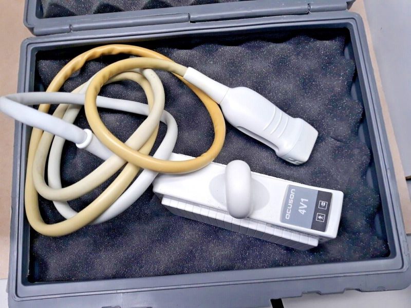 ACUSON 4V1 ULTRASOUND PROBE in a case (E3)