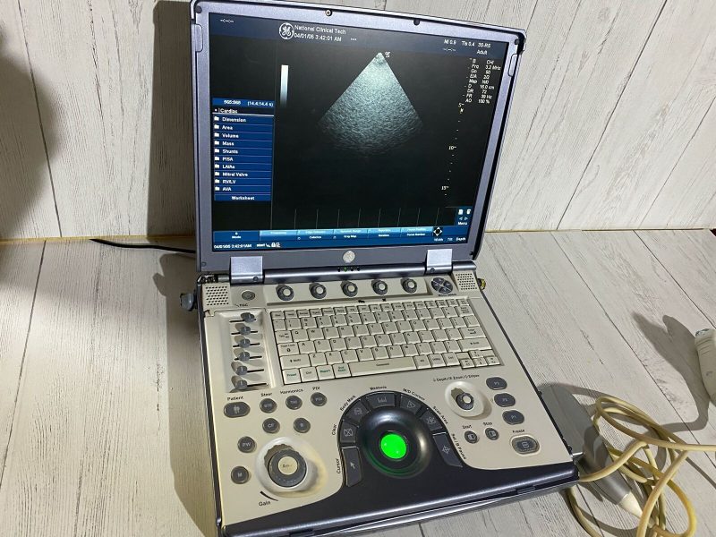 Ge Logic E portable Ultrasound machine with one linear array probe L8-8S